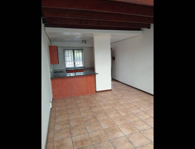 1 BEDROOM APARTMENT TO LET IN DARRENWOOD